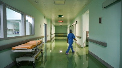 В больницы ОАЭ массово поступают пациенты с несварением желудка