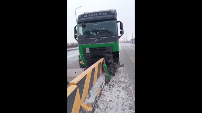 Водитель грузовика уснул за рулем на трассе Астана — Щучинск