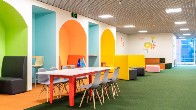 «Дразнили два года»: мать обвиняемого школьника заявила о травле перед нападением в BINOM