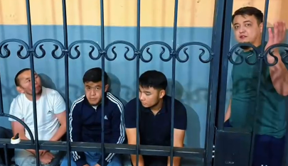 До 17 суток за TikTok-эфир: в Шымкенте четверых блогеров отправили под арест за мат