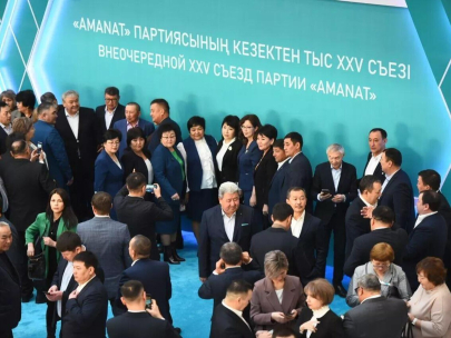 Политолог объяснил, почему Amanat экстренно собирает съезд