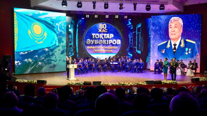 От имени Токаева премьер поздравил Токтара Аубакирова с 80-летием
