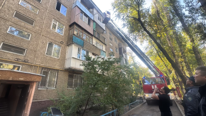 16 человек эвакуировали при пожаре в Таразе
