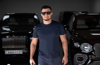 Rolls-Royce, апартаменты в ОАЭ и миллиарды: арестованы активы блогера Койнова