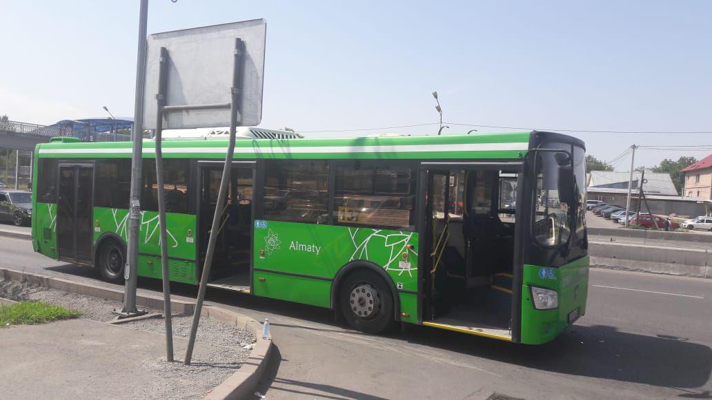 автобус икарус 1970 года фото. лиаз 5292. маршрутка 137. мерседес бенц конекто автобус москва. автобус 137.