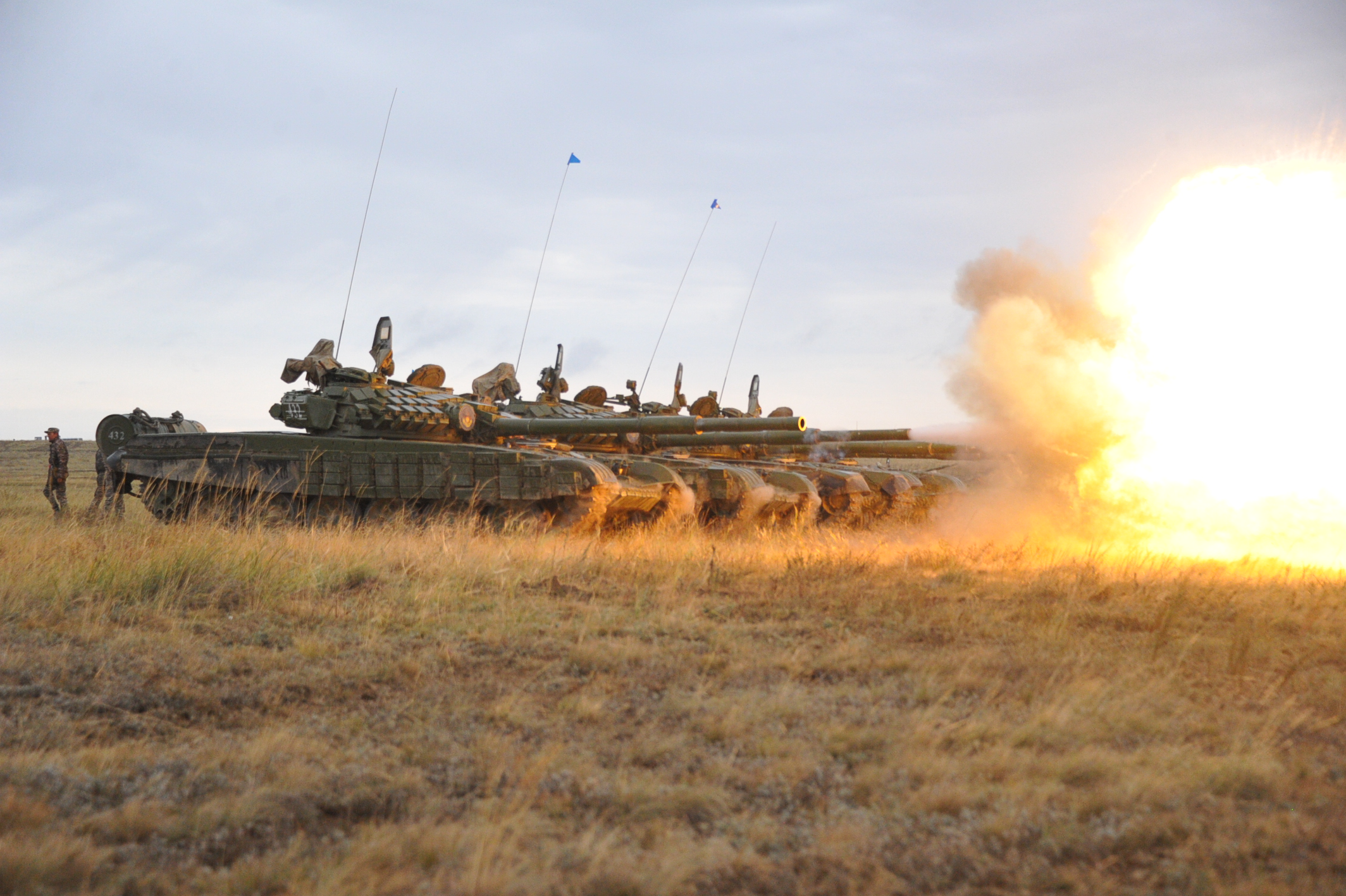 Войска запад. Мста с Ашулук. Центр 2019 Ашулук. Военный полигон т72. Танковые учения.