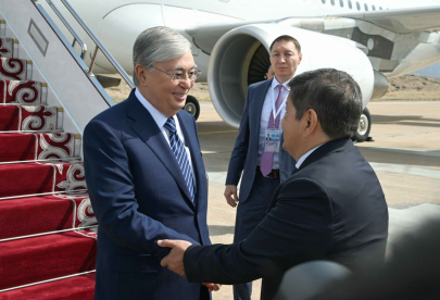 Президент Казахстана прибыл в Чолпон-Ату