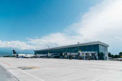 Слухи о закрытии неба и военном положении опровергли в аэропорту Алматы 