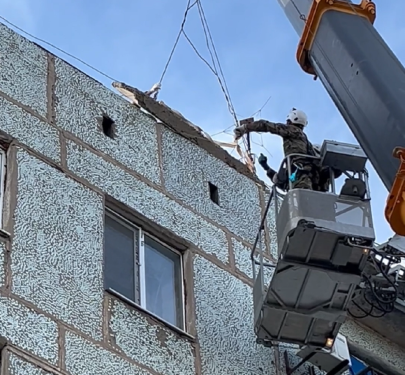 Падение бетонной плиты с пятиэтажки предотвратили в Сатпаеве