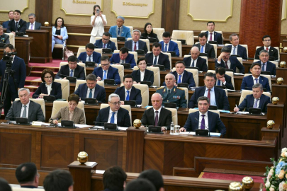 Парламент Казахстана завершил вторую сессию VIII созыва