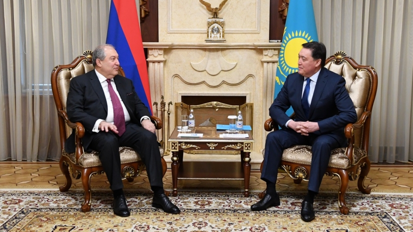Аскар Мамин встретился с президентом Армении 