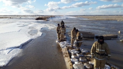 Пять областей топят паводковые воды в Казахстане