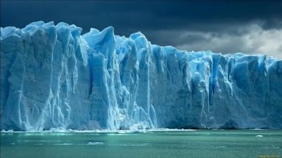 Оторвался от дна самый большой айсберг в мире
