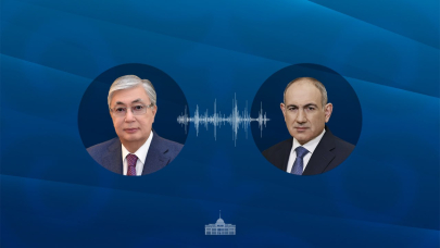 Токаев поздравил Пашиняна с переназначением на должность премьер-министра Армении