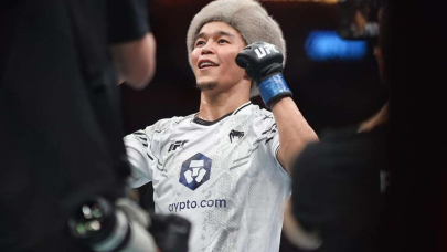 Казахстанский файтер выиграл бой в UFC
