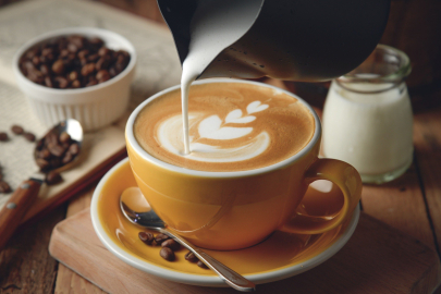 Чем кофе с молоком полезнее черного — исследование