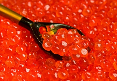 Почему не стоит переедать икру на Новый год — диетолог