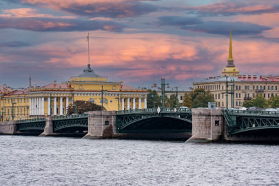 Переименовать Санкт-Петербург в Ленинград предложили в России
