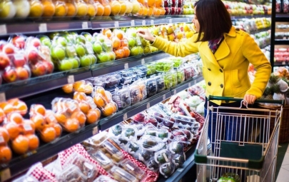 Почти 2400 случаев завышения наценки на продукты выявили в Казахстане 