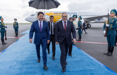 Президент Монголии прилетел в Астану