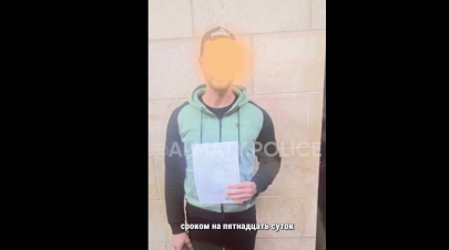 Иностранец схватил алматинку за ягодицу