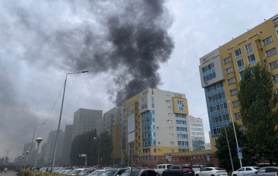 Строящееся здание загорелось в центре Астаны