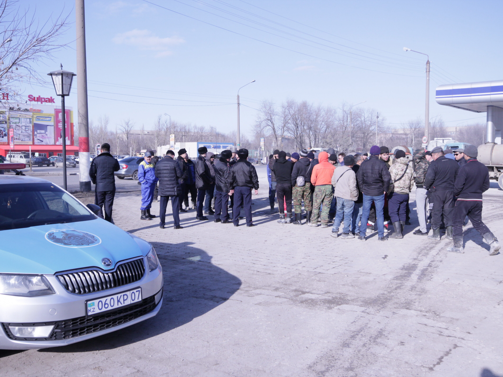 Водители ассенизаторских машин устроили забастовку в Уральске