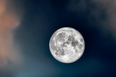 Астронавтам NASA запретили рассказывать увиденных НЛО на Луне