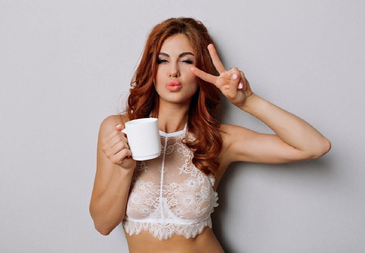 Жетілген әйелдер үлкен бөкселер порно