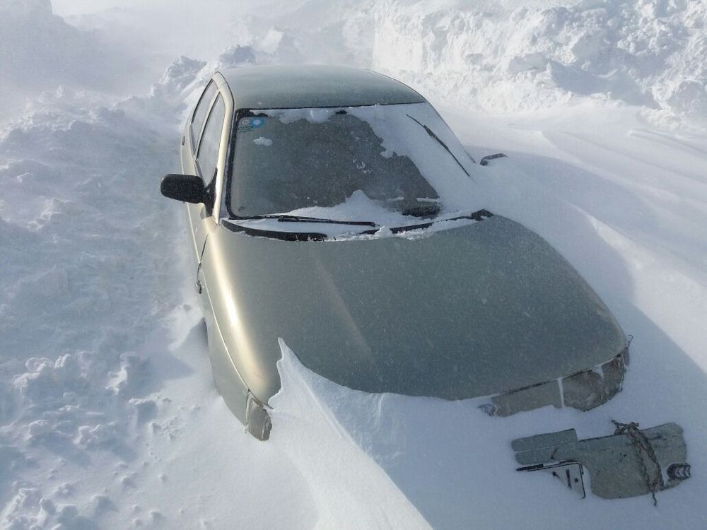 Снегу было мало снежных буранов то же. Снежный Буран в Казахстане. Снежные заносы Бураны. Буран снежный авто. Буран в Казахстане 2021.